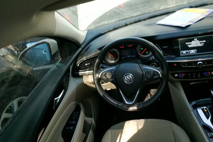 Used Buick Regal 2017 30H Elite Version
