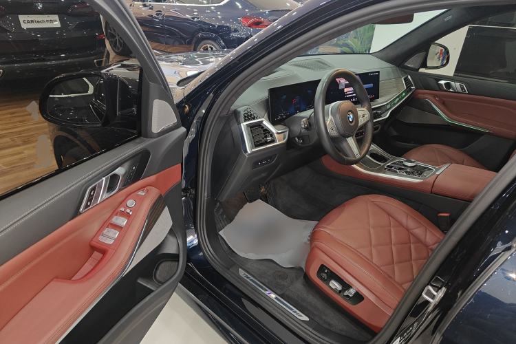 Used BMW X5 2023 xDrive 40Li M Sport Night Edition Package
