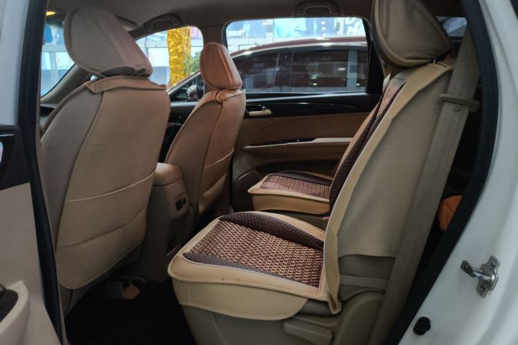 Used Baojun 730 2016 1.5L Manual Comfort Version 7 Seats China V Emission Standard