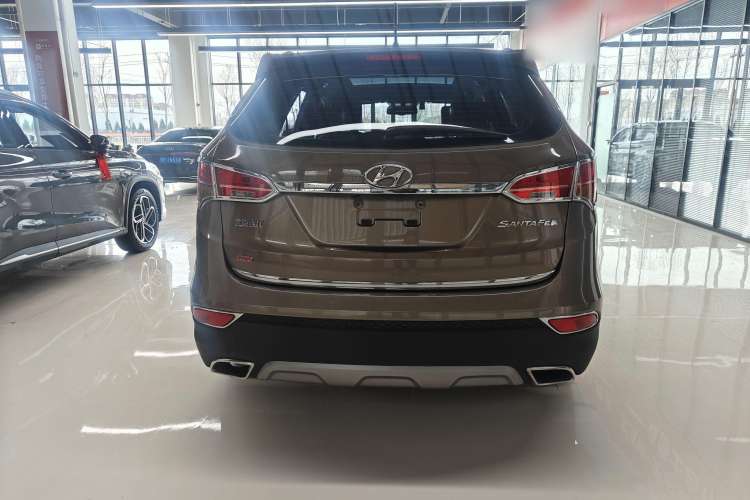 Used Hyundai Santa Fe 2013 2.4L Automatic Two-Wheel Drive Smart Version