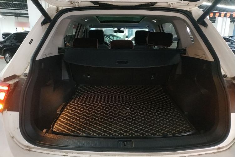 Used Volkswagen Tiguan L 2019 Revised 330TSI Automatic Two-Wheel Drive Smart & Luxury Edition China VI Standard
