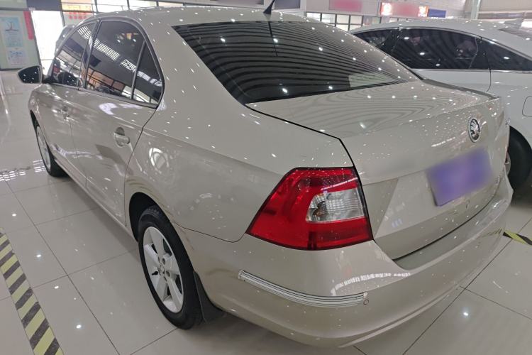 Used Skoda Rapid 2015 1.6L Automatic Smart Selection Model
