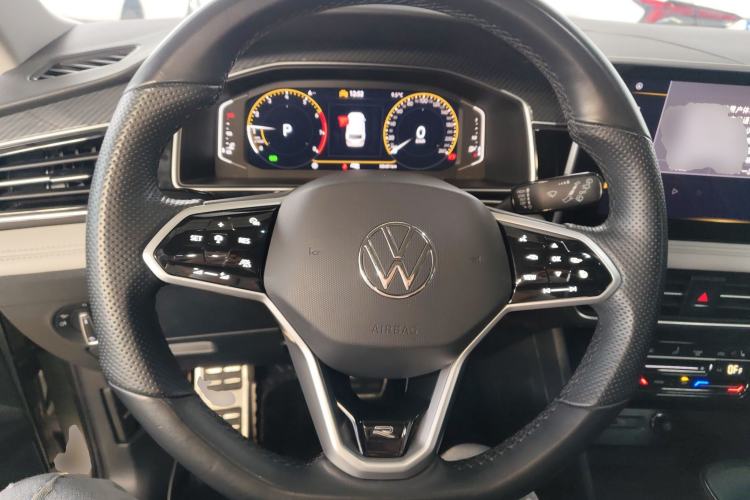 Used Volkswagen Tiguan L 2023 Restyled 330TSI Automatic Two-Wheel Drive R-Line Enhanced Comfort Version
