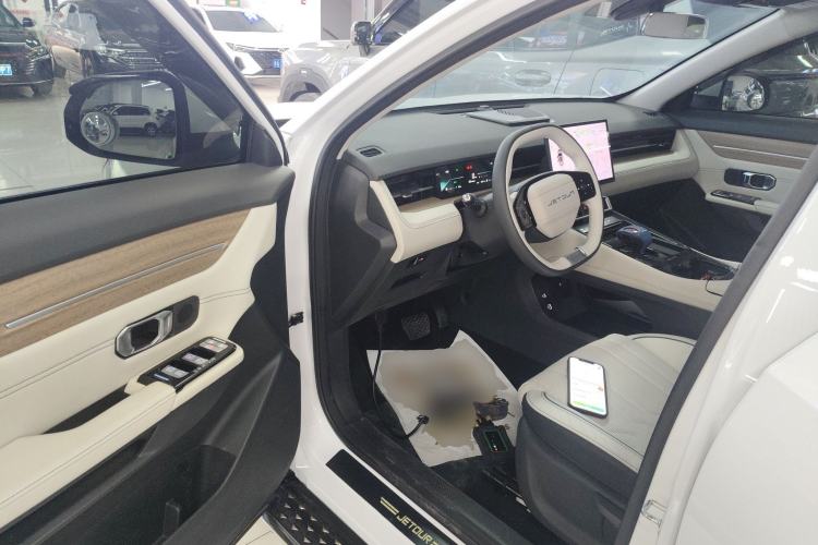 Used JETOUR Dashing 2025 1.5T DCT Luxury Edition
