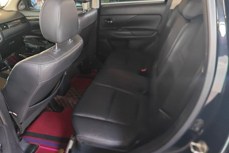 Used Mitsubishi Outlander 2017 2.0L Two-Wheel Drive Glory Edition 5 Seats
