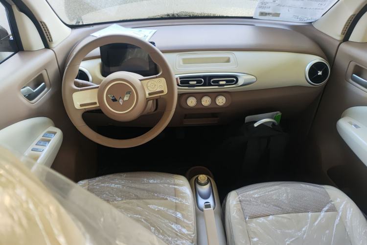 Used Wuling Hongguang MINIEV 2025 Four-Door Version Advanced Edition
