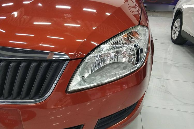 Used Skoda Fabia 2014 1.4L Automatic Crystal Edition
