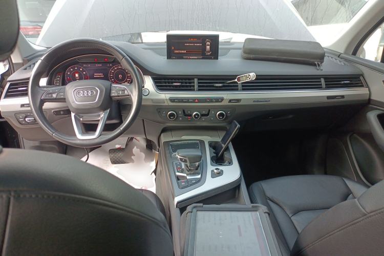 Used Audi Q7 2019 45 TFSI Comfort Model
