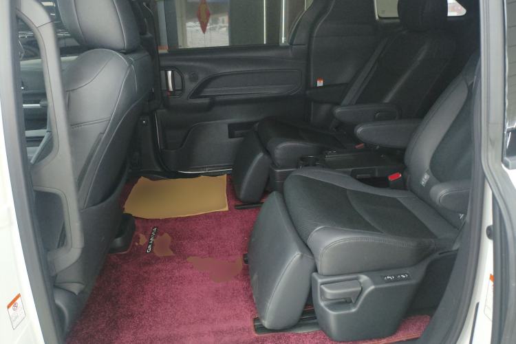 Used Toyota Granvia 2023 2.5L Hybrid Flagship VIP Edition