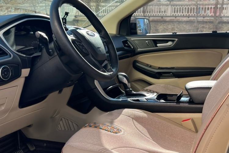 Used Ford Edge 2016 EcoBoost 245 Two-Wheel-Drive Titanium 5-Seater
