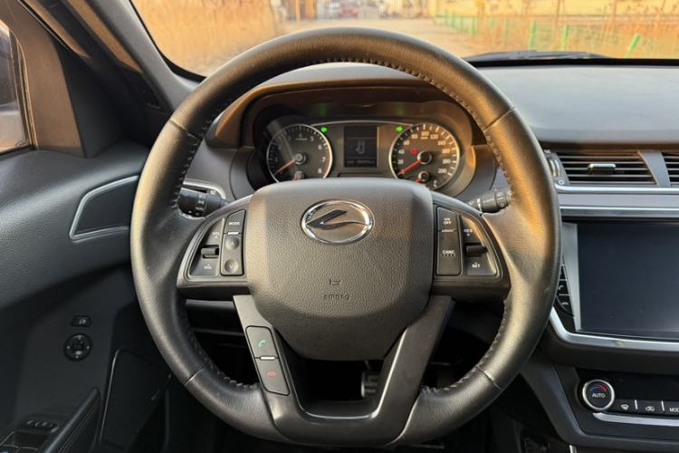 Used Land X7 2016 2.0T Panoramic Prestige Edition
