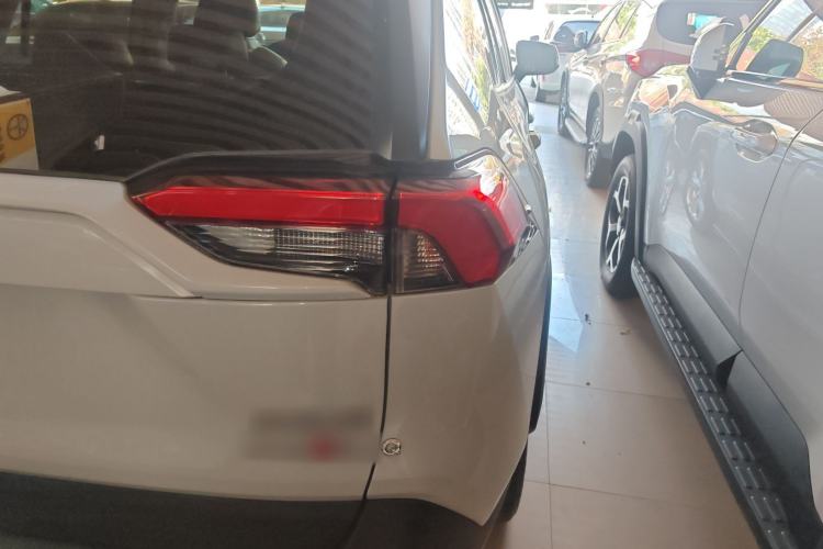 Used Toyota RAV4 2020 2.0L CVT Two-Wheel Drive Fashion Edition
