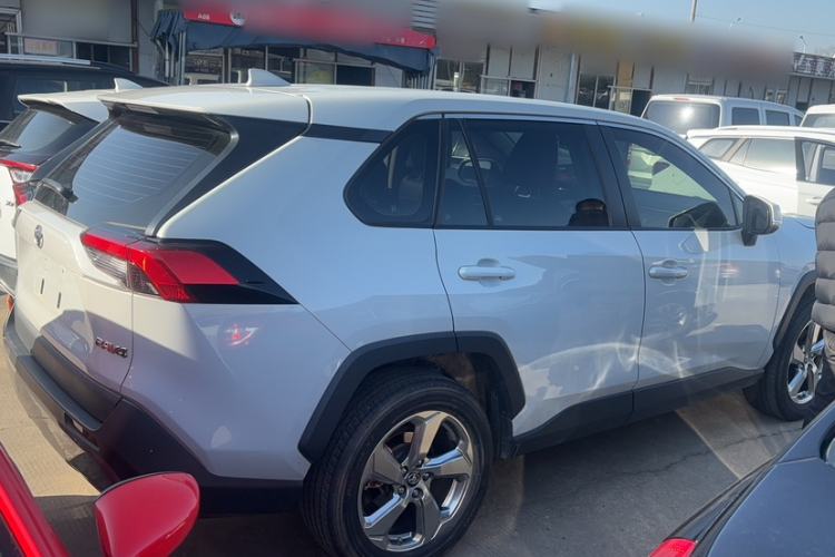 Used Toyota RAV4 2022 2.0L CVT Two-Wheel Drive Fashion Edition