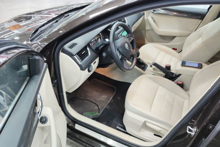 Used Skoda Octavia 2016 1.6L Automatic Smart Drive Edition
