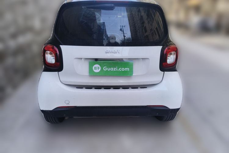 Used  fortwo 2015 1.0L 52 kW hardtop Dynamic version
