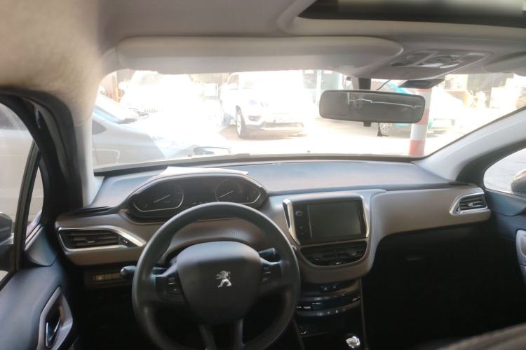 Used Peugeot 2008 2014 1.6L Automatic Fashion Edition
