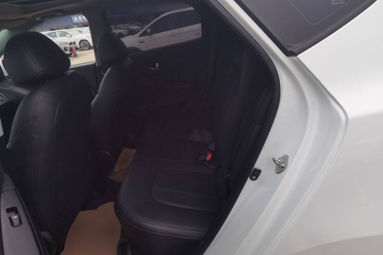 Used Hyundai ix35 2015 2.0L Automatic 2WD Smart Version China V Standard
