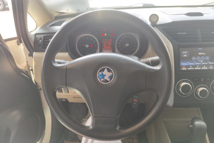 Used Venucia R50 2013 1.6L Automatic Fashion Edition