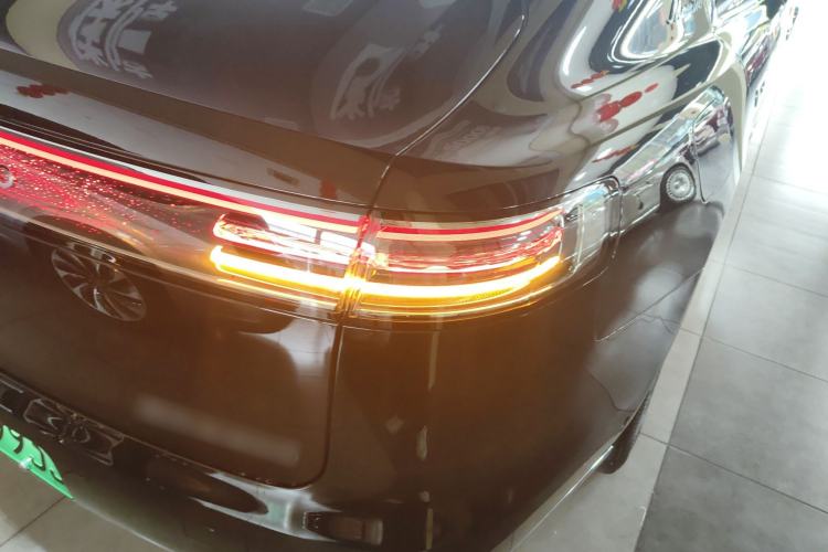 Used Hima S800 2025 Model, Range-Extended Starlight Premium Edition, 5 Seats