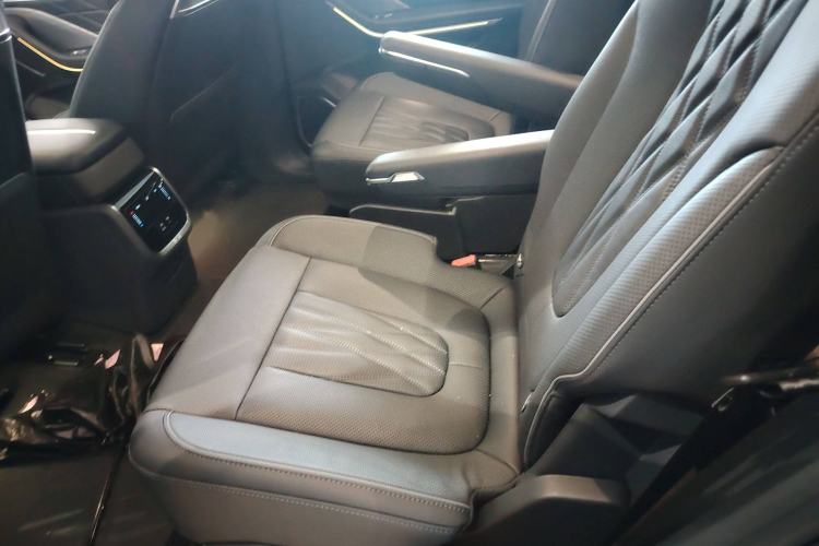 Used Hongqi HS7 PHEV 2024 2.0T PHEV Four-Wheel Drive Flagship Edition 6 Seats