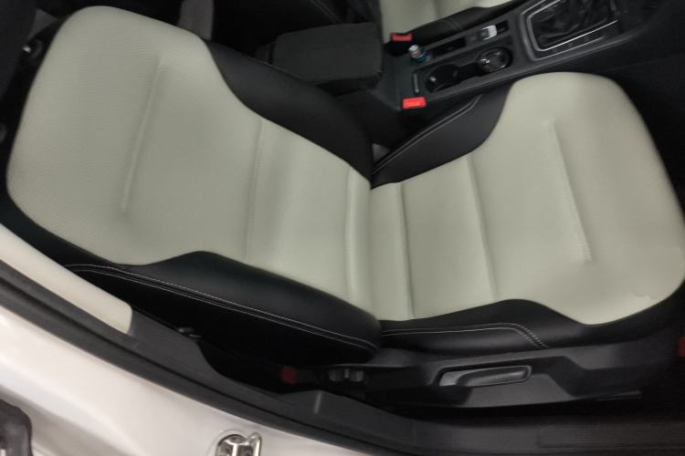 Used Volkswagen Golf 2016 230TSI Automatic Comfort Version
