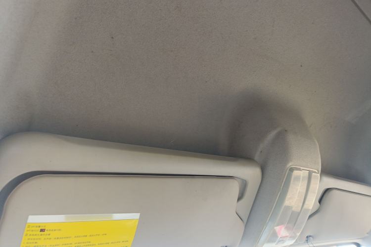 Used SAIC MAXUS Xintu V80 2023 2.0T AMT Classic City Distribution King Short Wheelbase Mid-Roof 3-Seater
