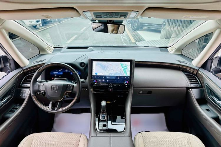 Used Toyota Vellfire 2024 Crown Dual-Engine 2.5L Ultimate Edition
