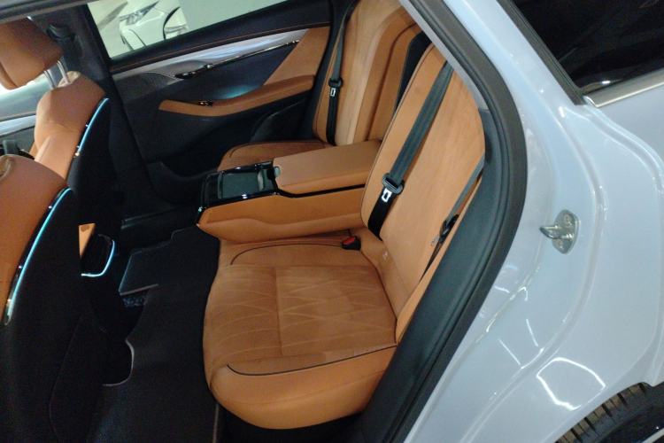 Used VOYAH PASSION 2023 Four-Wheel Drive Long-Range Version
