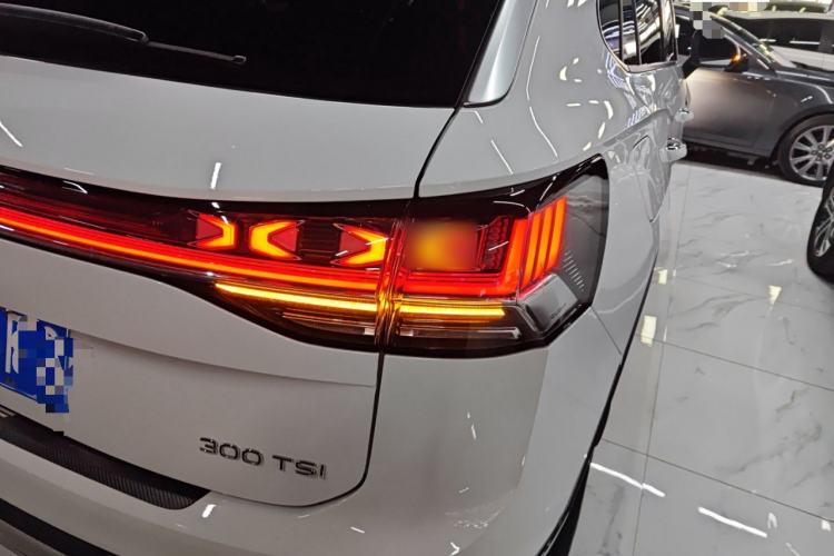 Used Volkswagen Tayron 2024 300TSI Two-Wheel-Drive Luxury Plus Advanced Version