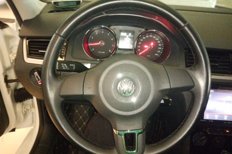 Used Volkswagen Bora 2015 Value Edition 1.6L Automatic Fashion Version
