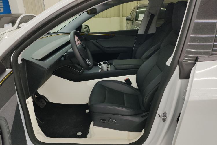 Used Tesla Model Y 2025 Rear-Wheel-Drive Version