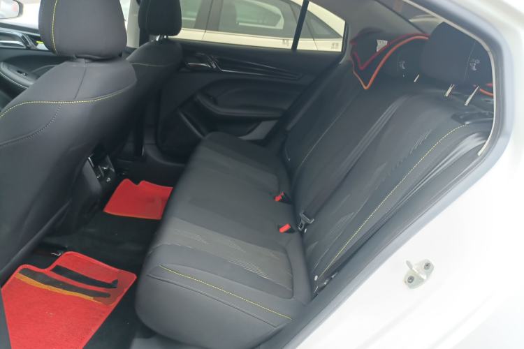 Used Roewe i5 2021 1.5L CVT Platinum Edition
