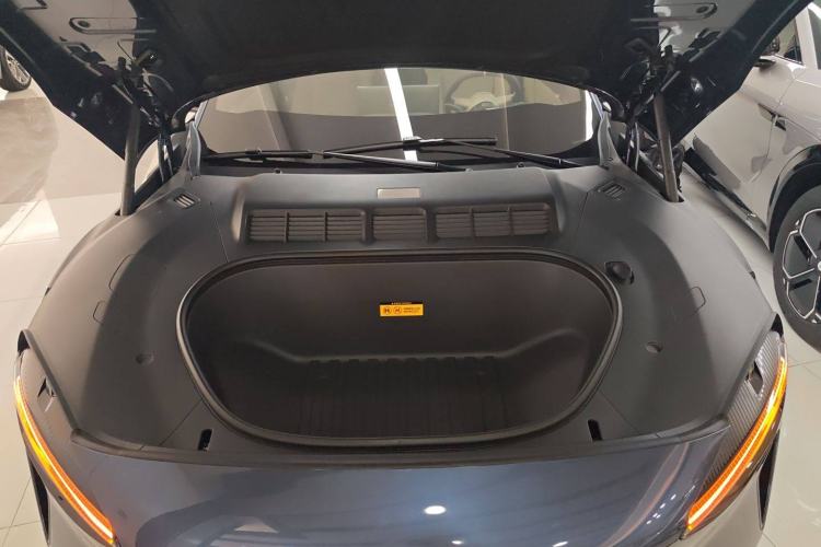 Used  YU7 2025 Ultra-Long Range Rear-Wheel Drive Version
