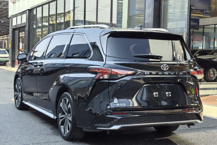 Used Toyota Granvia 2024 2.5L Hybrid Prestige ULTRA Edition