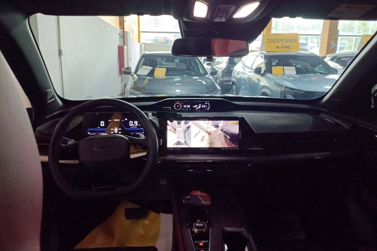 Used Oshan Z6 2023 Blue Whale 1.5T DCT Smart Luxury Model
