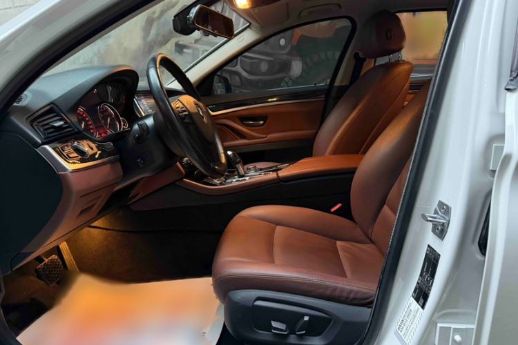 Used BMW 5 Series 2014 525Li Leading Model
