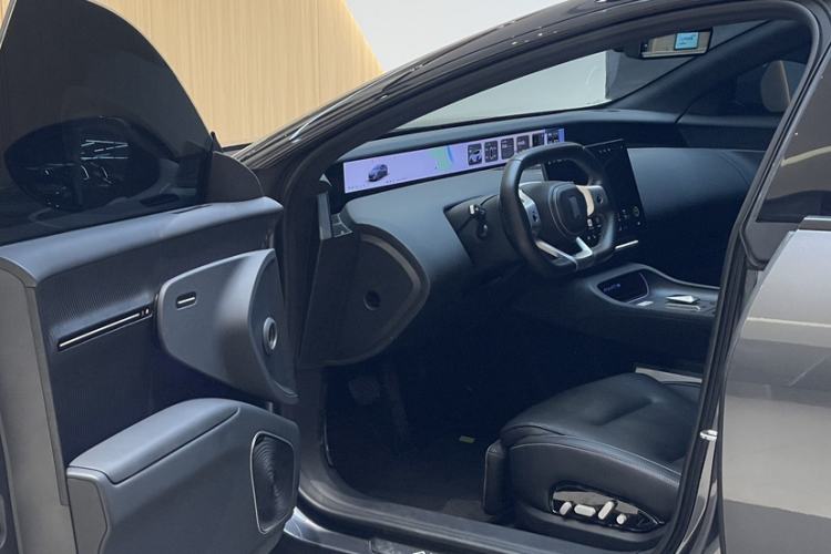 Used  12 2025 Max Extended-Range Edition
