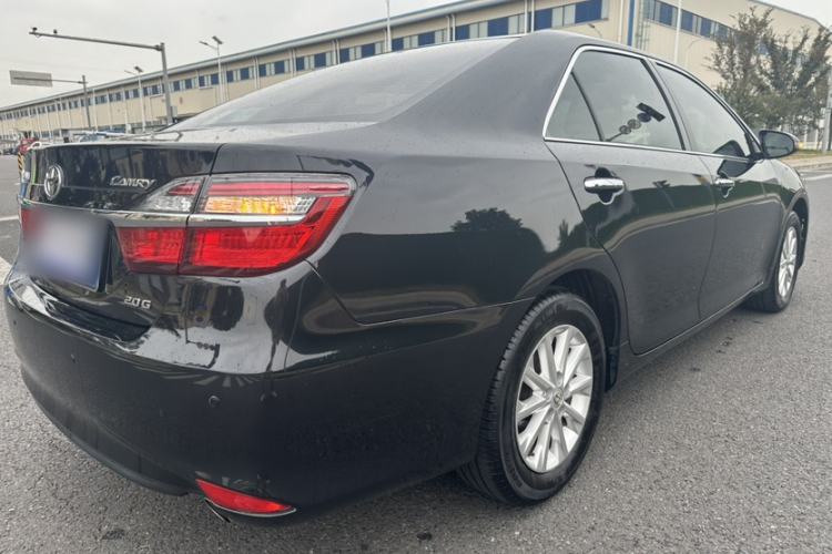 Used Toyota Camry 2016 2.0G 10th Anniversary Leading Edition
