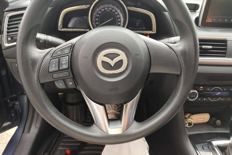 Used Mazda Mazda 3 Axela 2014 Hatchback 1.5L Automatic Luxury Model
