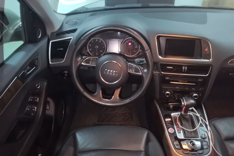 Used Audi Q5 2015 40 TFSI Comfort Model
