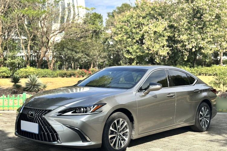 Used Lexus ES 2021 200 Excellence Edition
