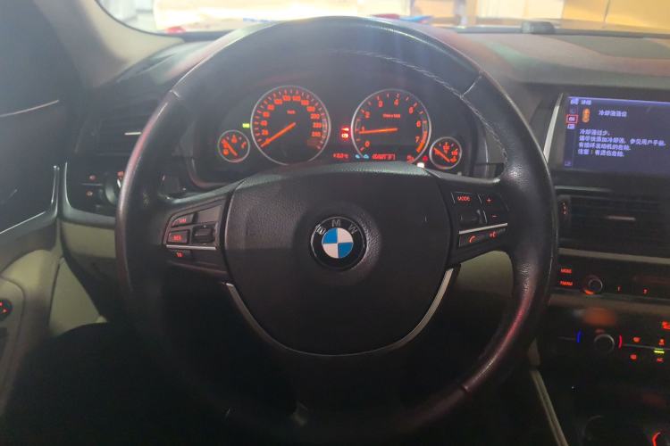 Used BMW 5 Series 2014 520Li Elegant Model
