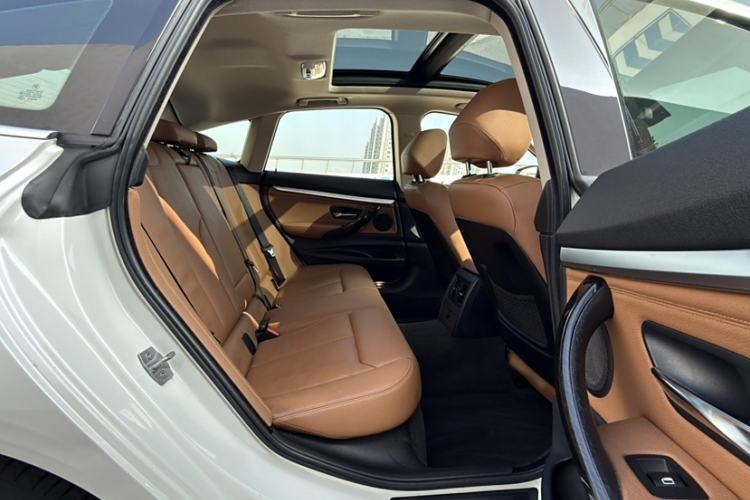 Used BMW 3 Series GT 2014 320i Design Package Model