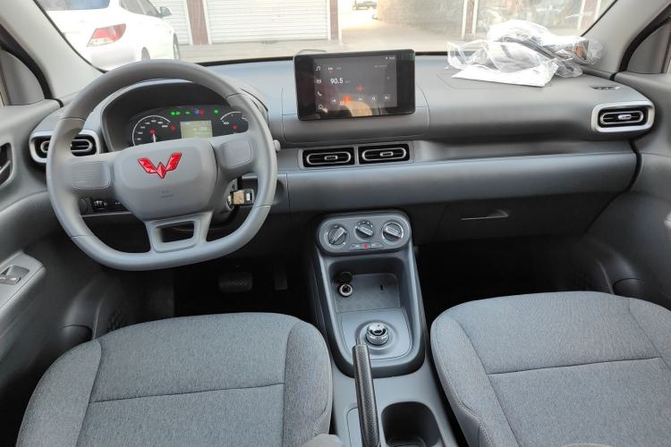 Used Wuling Hongguang New Energy 2024 All-Electric Model 300KM Standard Version
