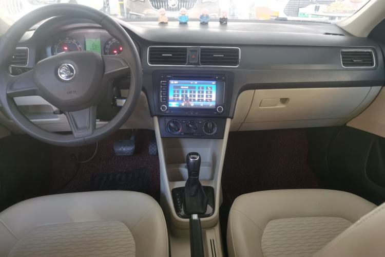 Used Skoda Rapid 2015 1.6L Automatic Smart Selection Model
