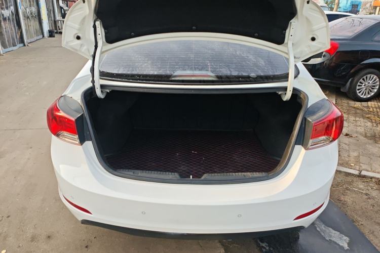 Used Hyundai Elantra 2015 1.6L Automatic Fashion Model
