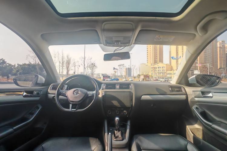 Used Volkswagen Sagitar 2017 230TSI Automatic Comfort Version