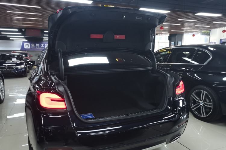 Used BMW 5 Series 2023 Restyled 530Li Leading Edition M Sport Package
