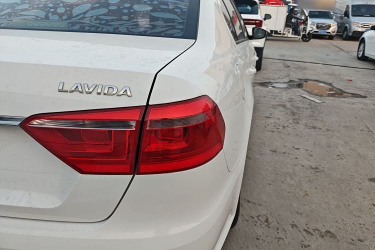 Used Volkswagen Lavida 2013 Revised Classic 1.6L Automatic Fashion Edition