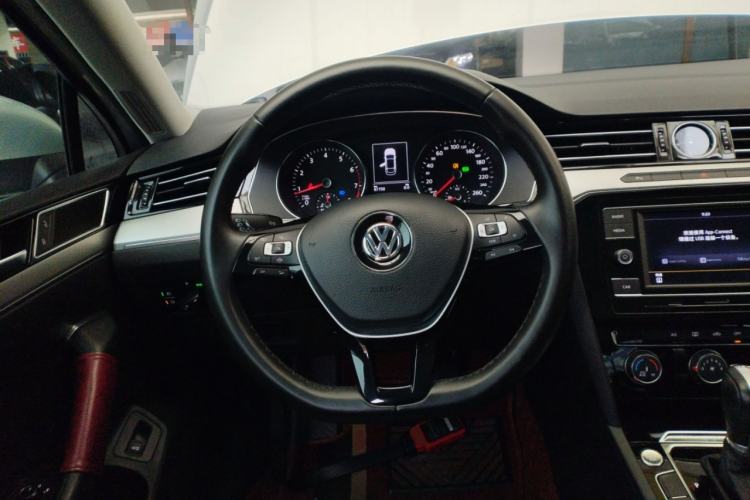 Used Volkswagen Magotan 2019 330TSI DSG Leading Edition China V Standard
